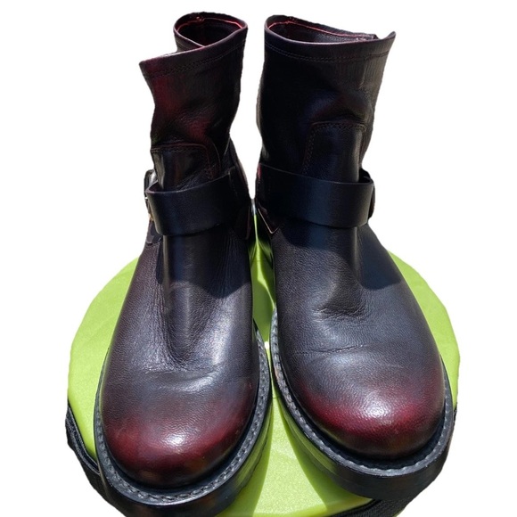 NWOT Frye Veronica engineer, Burgundy, leather boo size 6.5 B - Picture 3 of 13